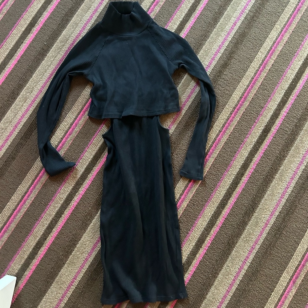 MADISONN SQUARE cut out midi turtle neck dress